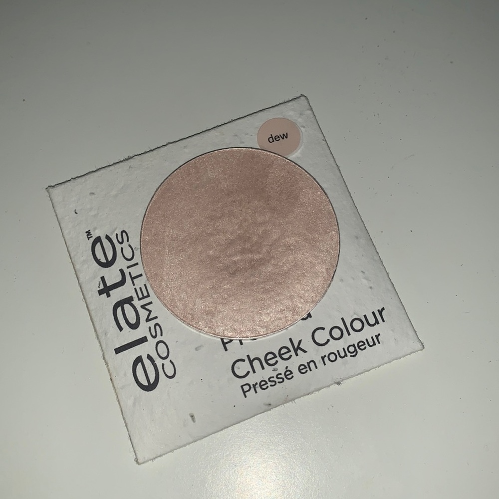 Elate Pressed Cheek Colour Highlighter Shade Dew